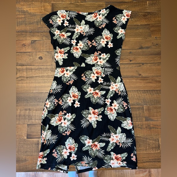 No Comment Floral Dress - Picture 4 of 4